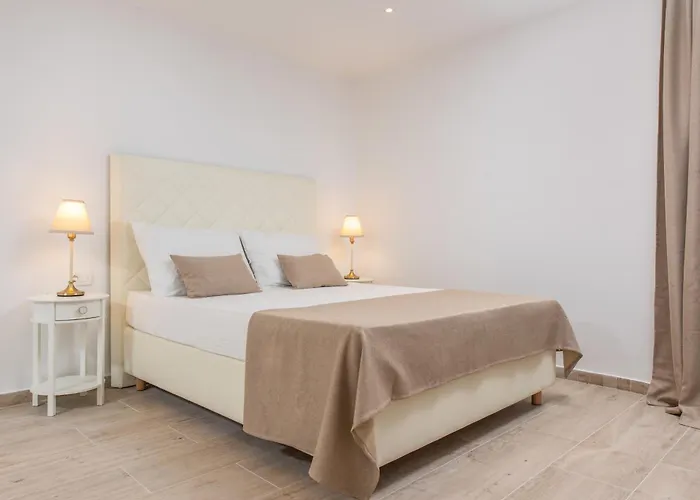 Bed & Breakfast Location Split